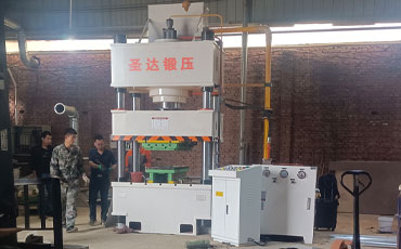 不銹鋼水箱加工設(shè)備有哪些？